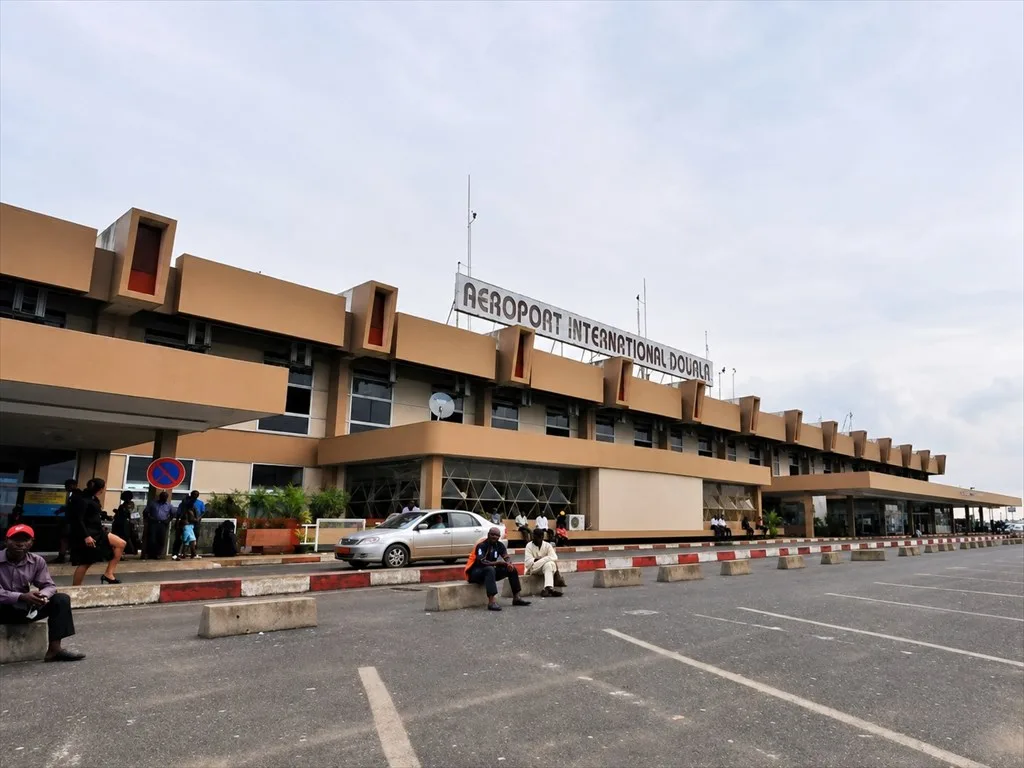 ADC en Bourse : les Aéroports du Cameroun jugés « prêts » pour le compartiment Premium de la BVMAC — les chiffres, ce qui manque encore, et la fiscalité pour l'investisseur